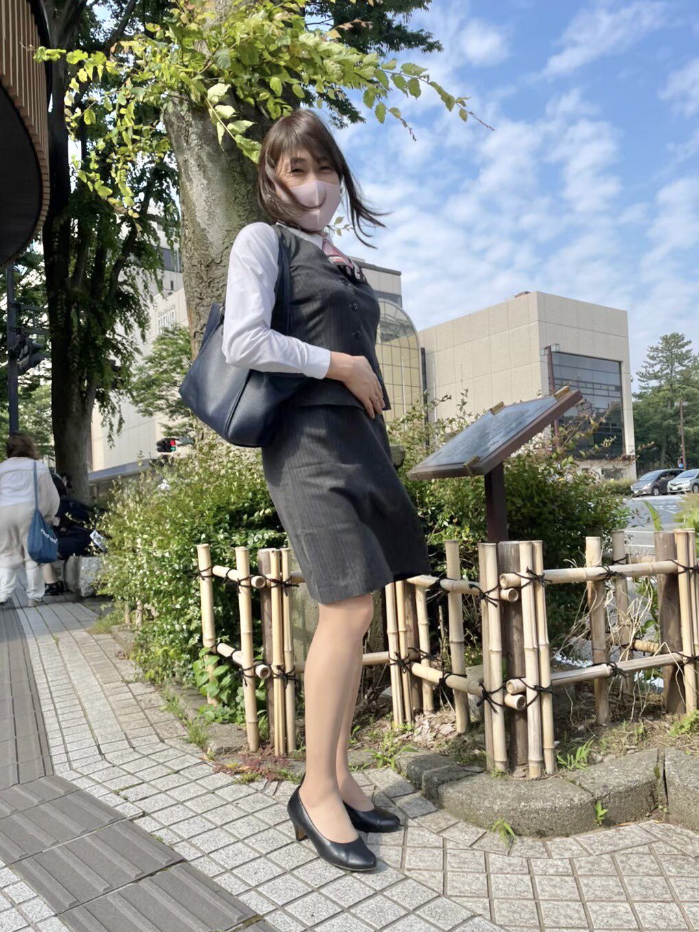 制服OL街撮り 