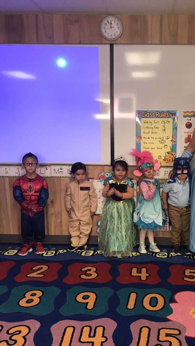CTaverna_IES's tweet photo. Pre-K 3 Knights having a fun day at the castle. #ItuarteKnights #TeamSISD https://t.co/tgI6eQ5A5F