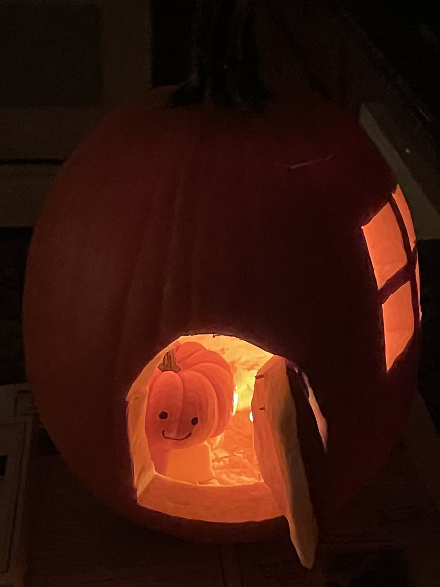 trickorreadath1's tweet photo. #trickorreadathon I hope everyone has been enjoying their Halloweek in spite of work, school or whatever else you have going on. I currently have a busy schedule myself so I wanted to make the Readathon work with my busy schedule this year 🎃 https://t.co/XntKdsKB0y