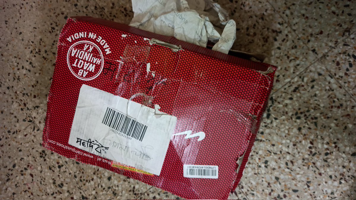 CapSahu's tweet photo. @flipkartsupport  @Flipkart 
This time, very disappointed from flipkart. Delhivery delivered me product without any price tag or flipkart labels, a used product inside it. But flipkart refused to return. What is this?? https://t.co/tsnTgc5Yg4