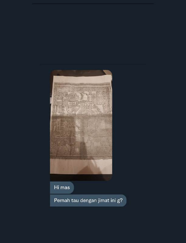 SimpleM81378523's tweet photo. Beberapa hari ini gak tau kenapa rata-rata saya dapat DM yang isinya kurang lebih sama, yaitu tentang jimat Rajah, dan secara kebetulan narasumber yang saya datangi sebelumnya di jawa tengah juga berhubungan dengan benda ini, jadi gimana kalau saya tulis ceritanya malam ini? https://t.co/jIaiE2H2iH