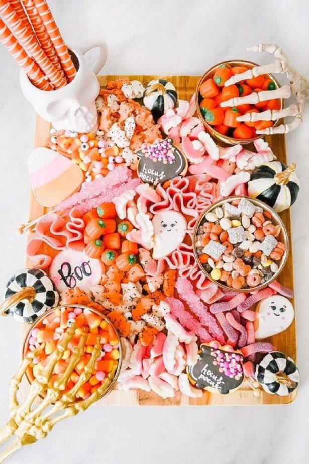 caeeryy's tweet photo. @jngffry i have candy for you https://t.co/QBrTsNO291