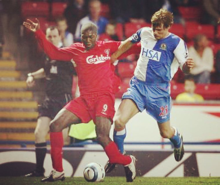 DjibrilCisse's tweet photo. 17 ans aujourd'hui 
Bon anniversaire à ma jambe gauche 🎂 🎂 🎂 🎂 🎂 🎂 🎂 🎂 
#unlionnemeurtjamais https://t.co/WhpRUqyUYM
