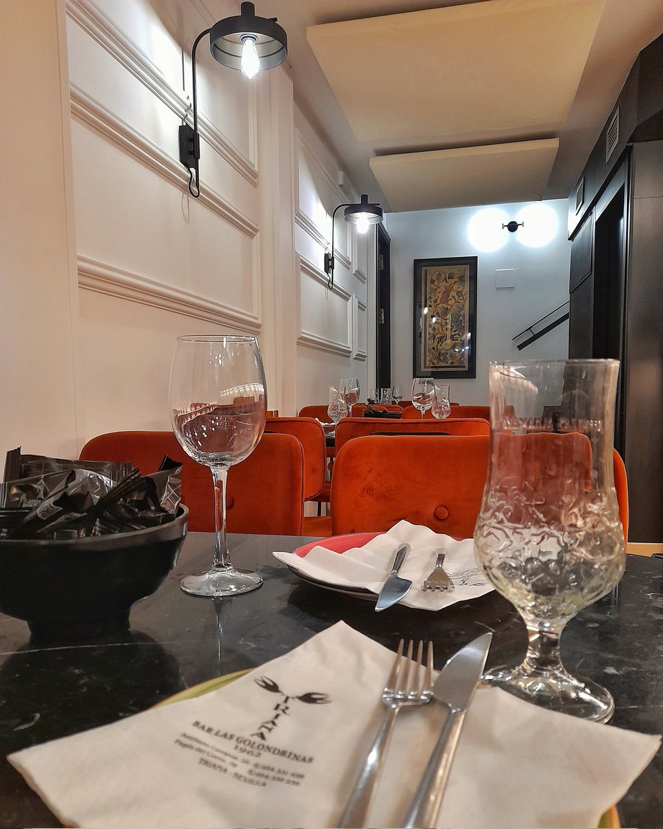 📜 Eℓ ƒιnαℓ ѕιeмρre ѕσrρrende, αυnqυe eѕтé eѕcrιтσ deѕde eℓ ρrιncιρισ.

#lasgolondrinastriana #lasgolondrinassevilla #golondrinear #livegolondrinas #tapas #tapassevilla #baresconencanto #baresquelugares #otoño2021 #fall2021