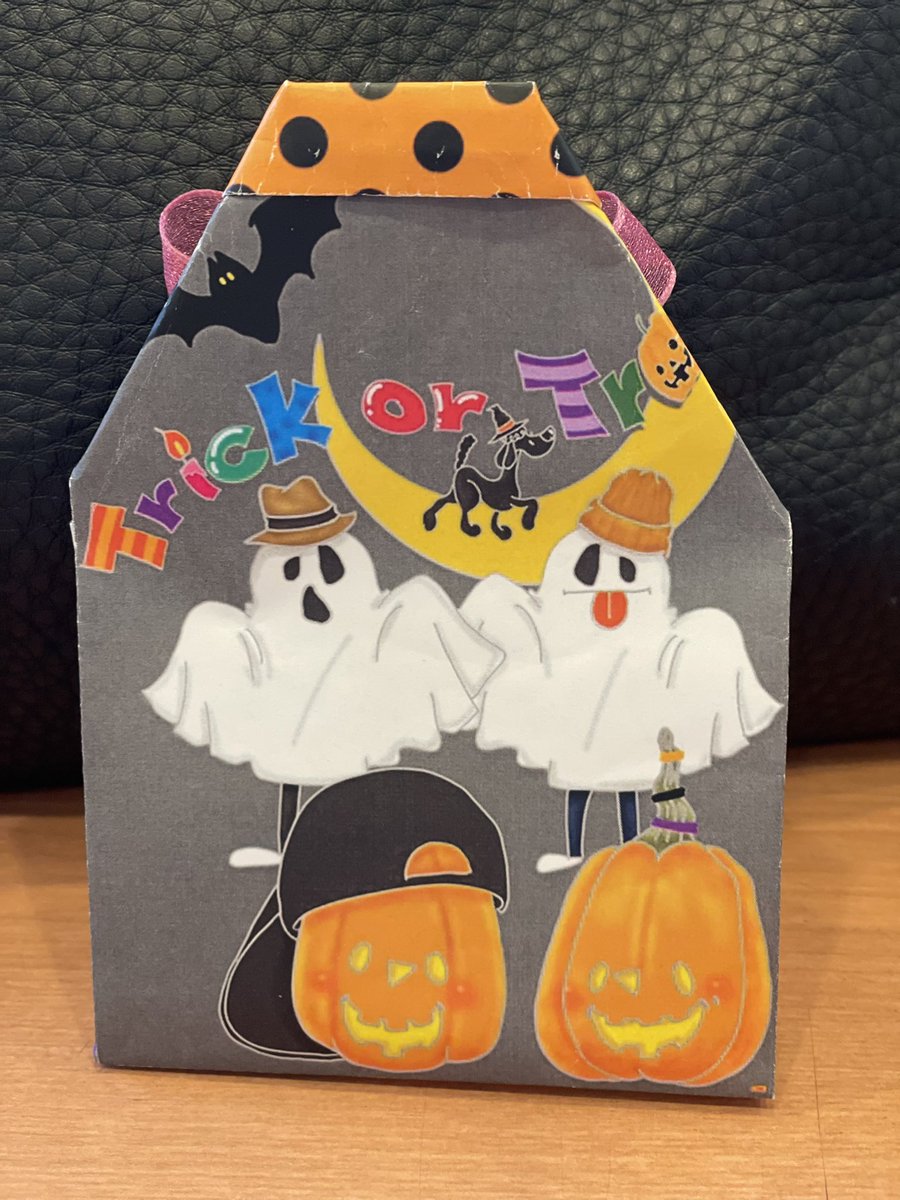 Hirorin6002C_K's tweet photo. #ユチョン からのご縁🧡
#cheeserocket のハロインデザインのパッケージ🎃
とても可愛くて、素敵なプレゼント袋ができました。
ありがとうございます😊
これから、お菓子詰め🍭 https://t.co/mIKVtqlL5f