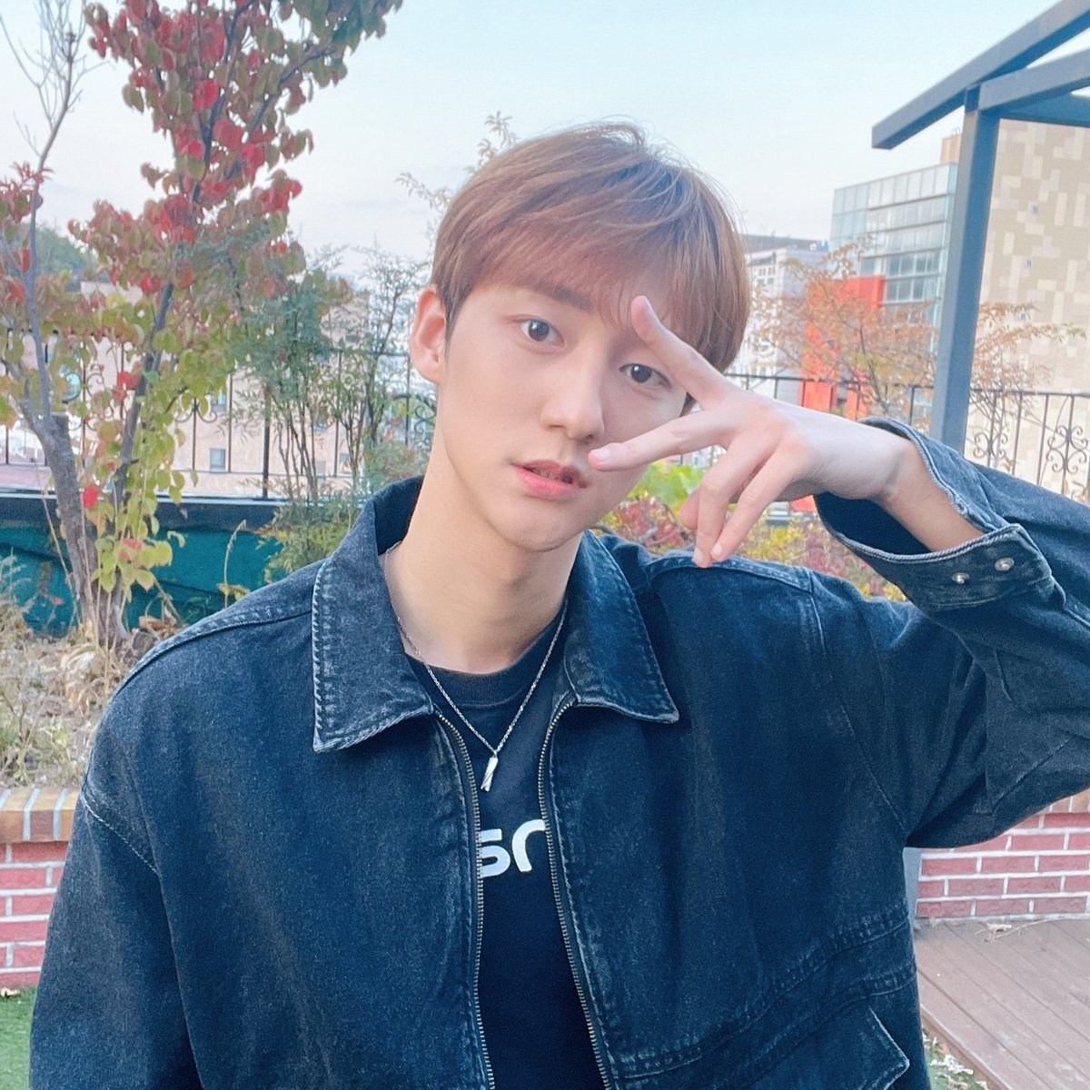 KNKOfficial220's tweet photo. 오늘의 큰큰이들🙈🙊
🍁🍂🤎 

#크나큰 #KNK
#지훈 #동원
#인성 #희준 https://t.co/lkcYb8CXZV