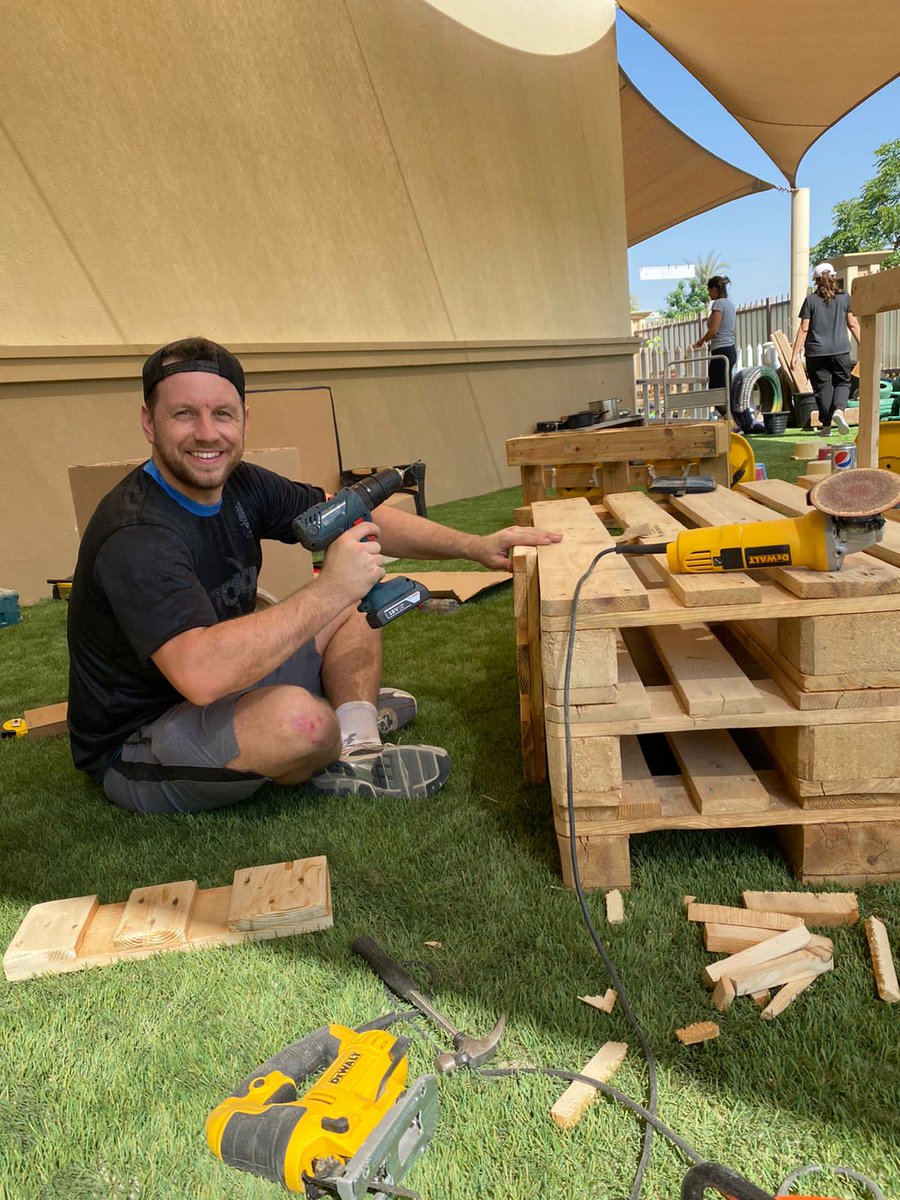 RPSDubai's tweet photo. Demonstrating the dedication of the RPS team, some of our colleagues are giving up their time on the weekend to build a Junkyard Playground for #RPSNursery. Please show them your appreciation by hitting that💙button! #RPSLife #RPSCooperation #RPSCommitment https://t.co/22P4cSTwco