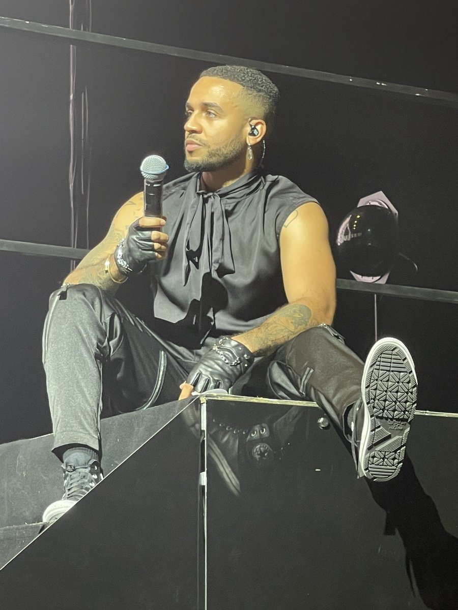 jackmbishop_'s tweet photo. I’m so blue it’s ridiculous @AstonMerrygold https://t.co/UGRXuV87vO
