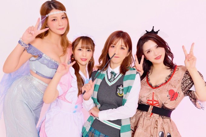 2 pic. Halloween shooting was a lot of fun with beauty girls!!????????
????????????????????????????????????????????????????????