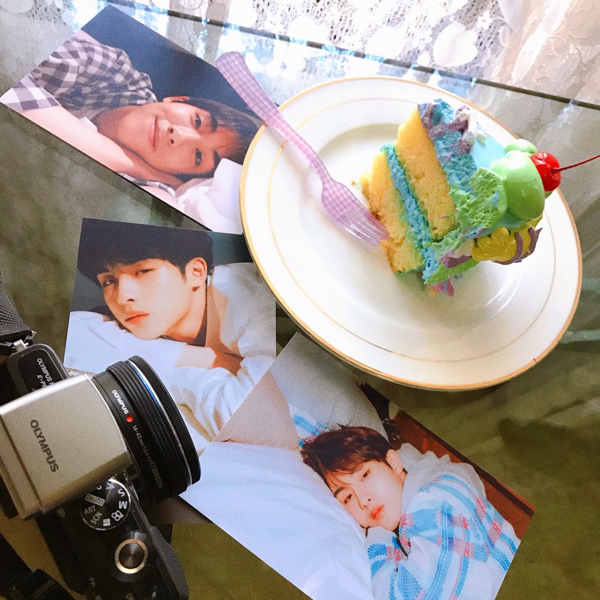 sleepywinwin's tweet photo. ꒰ 𝘆𝗼𝘂’𝗿𝗲 𝗺𝘆 𝘄𝗵𝗼𝗹𝗲 𝗵𝗲𝗮𝗿𝘁, 𝘀𝗶𝗰𝗵𝗲𝗻𝗴. ꒱ 

— here’s your real cake, bub. 🐥 ily always! 💗 

#HappyWinwinDay
#OnCloud24withDSC
#윈윈아_널_만나_내가_더_행복해
#董思成24岁生日快乐 https://t.co/KO1kHIlKob