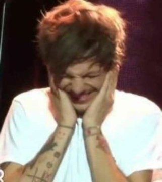 hslt_____'s tweet photo. Louis Tomlinson es un ser tan bello, no encuentro palabras para expresar todo el amor que le tengo a este hombre, gracias Louis Tomlinson por existir<3, me salvaste flaco https://t.co/1OzW0PTf6Q