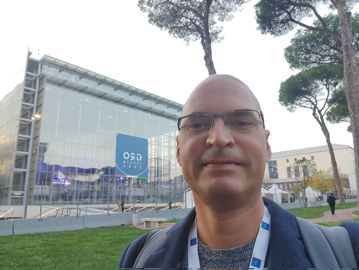 BodoEllmers's tweet photo. @globalpolicy @cs_ffd @GA4TJ @BROT_furdiewelt @Misereor @FoEint @eurodad @DeutscheWelle @GdnPolitics @UNHumanRights @IEfinanceHRs We have arrived in Rome to convey our messages to the G20 and international media #ShareyourSDRs #cancelthedebts https://t.co/cO1HWigkfb