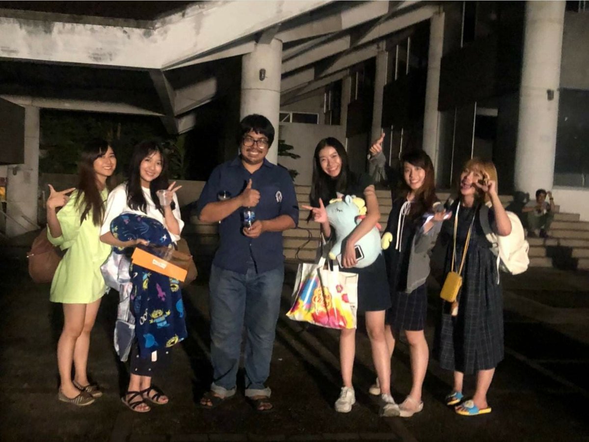 MusicBNK48THFan's tweet photo. น้องๆ ลง ig story เป็นภาพจากFBคุณภาส @PassPatthankum1 ผกก. The Underclass ครบรอบ 2 ปี  ปิดกล้อง #TheUnderclassTH 
#MusicBNK48
#Mew_mn #StangBNK48 
#FondBNK48  #MioriBNK48 https://t.co/JtAygvKOvn