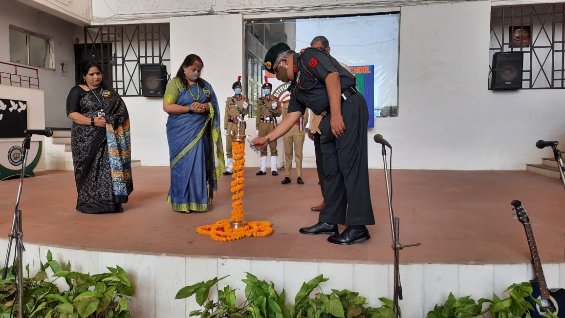 rispatna's tweet photo. 1/3 A glittering ceremony to introduce the newly elected Prefectural Board was organised in the Campus today. 
@IprmGrp
@vishalsingh_IGI 
@RitaSingh0210 
@PremPrakash_RIS 
@Manisha66659087 https://t.co/wUjrIepXv5