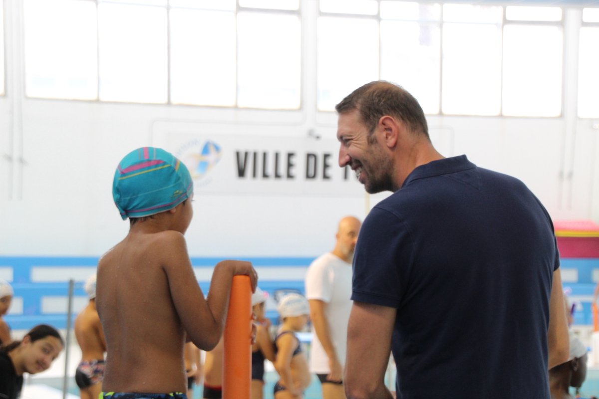 alainbernard's tweet photo. 1/2 🏊🏼‍♀️🏊🏻🏊🏼‍♂️🏊🏼‍♀️
Cette semaine la @VilleDeToulon a accueilli le dispositif « J’apprends à Nager » permettant ainsi aux enfants de centres de loisirs et instituts spécialisés de pouvoir parfaire leur apprentissage.
😉 @FFNatation 
😉 @Patrick_Perez_ 

📸 Lucie Dorne https://t.co/pPJmd3RGxn