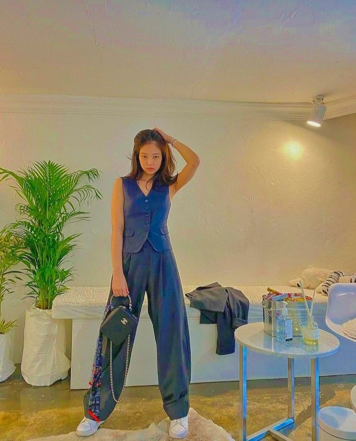 KPerarer's tweet photo. JENNIE KIM 25, EXACTLY EVERYONE'S TYPE

#JENNIE https://t.co/FwwjzXB0i0
