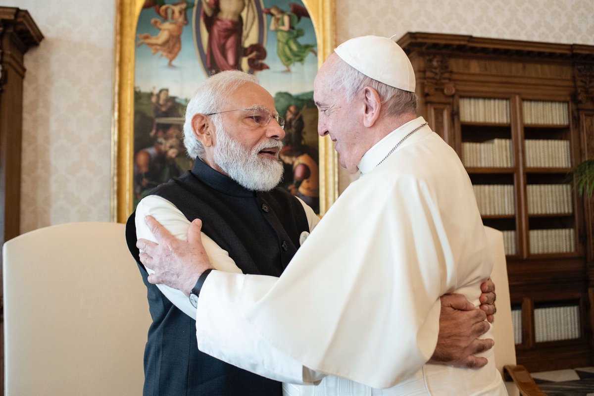 CRREJITH1's tweet photo. PM Meets Pope Francis At Vatican.
#PopeFrancis
#PMModiAtVatican https://t.co/igu7FYeCMi