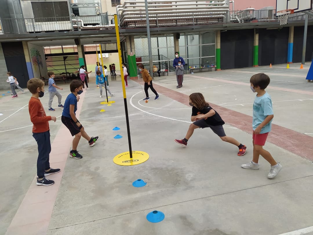 EscPublicaSAFA's tweet photo. #Spiribol a l'escola!
#2n #4t #6è
#joccooperatiu #convivència #educaciófísica https://t.co/sYP3A2palQ