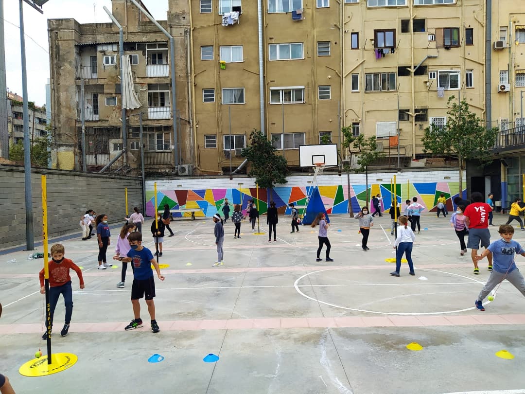 EscPublicaSAFA's tweet photo. #Spiribol a l'escola!
#2n #4t #6è
#joccooperatiu #convivència #educaciófísica https://t.co/sYP3A2palQ