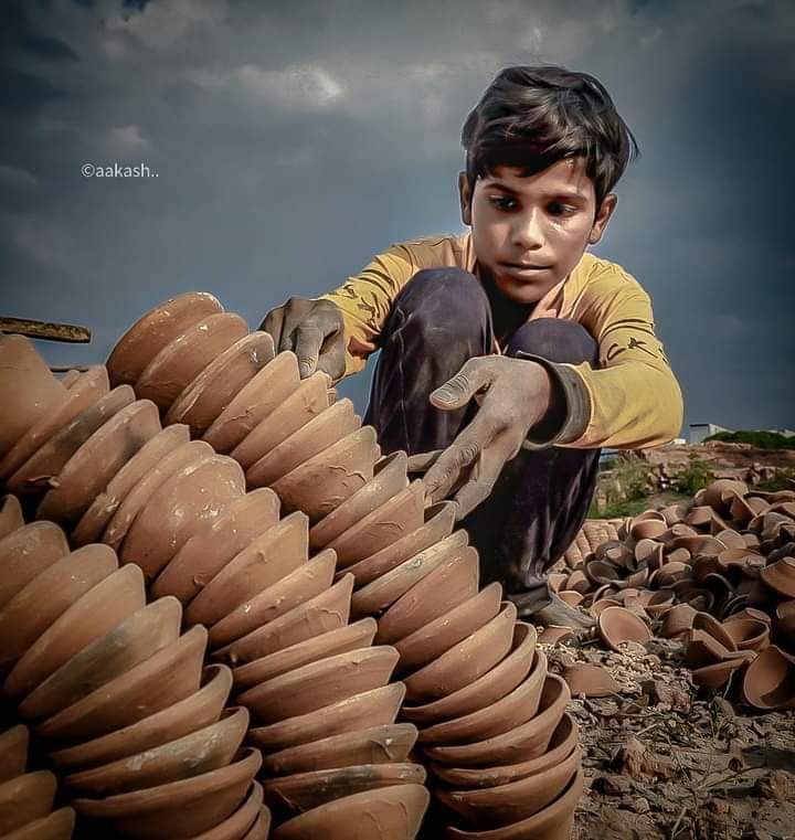 officeofJsrs's tweet photo. वो तो कोशिश कर रहे है, तुम्हारे घर दीपक जले

अब जिम्मेदारी तुम्हारी है" दीपक" उनके घर भी जले  😊

अबकी_बार_स्वदेशी_दीवाली 
 #हिन्दू_त्यौहार_हिन्दू_सामान 
@JAISHRIRAMSENA https://t.co/VLvqPwSNxB