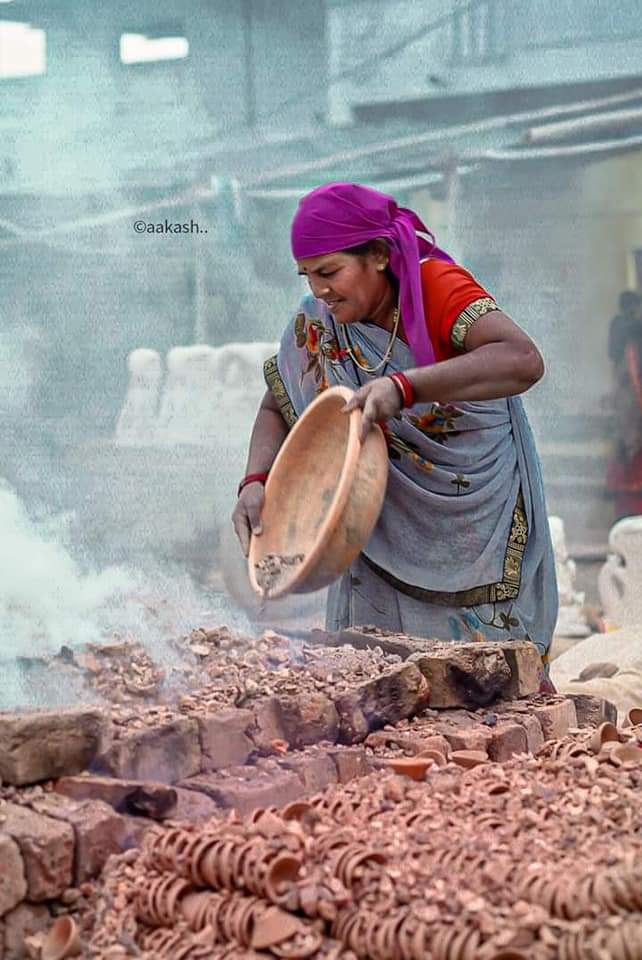 officeofJsrs's tweet photo. वो तो कोशिश कर रहे है, तुम्हारे घर दीपक जले

अब जिम्मेदारी तुम्हारी है" दीपक" उनके घर भी जले  😊

अबकी_बार_स्वदेशी_दीवाली 
 #हिन्दू_त्यौहार_हिन्दू_सामान 
@JAISHRIRAMSENA https://t.co/VLvqPwSNxB
