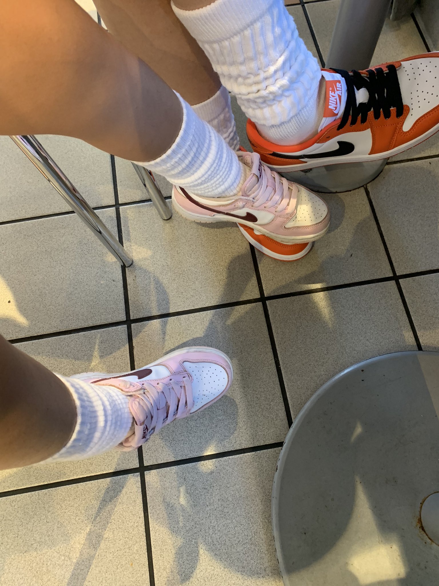 親バカ大五郎 嫁と娘がルーズソックス履いてますー 事件ですー 嬉しくないですー 足太いですー やめてもらいたいですー こっから慣らしてって 目標180センチまで戻すみたいですー やめてもらいたいですー T Co Snfsfqm8c7 Twitter