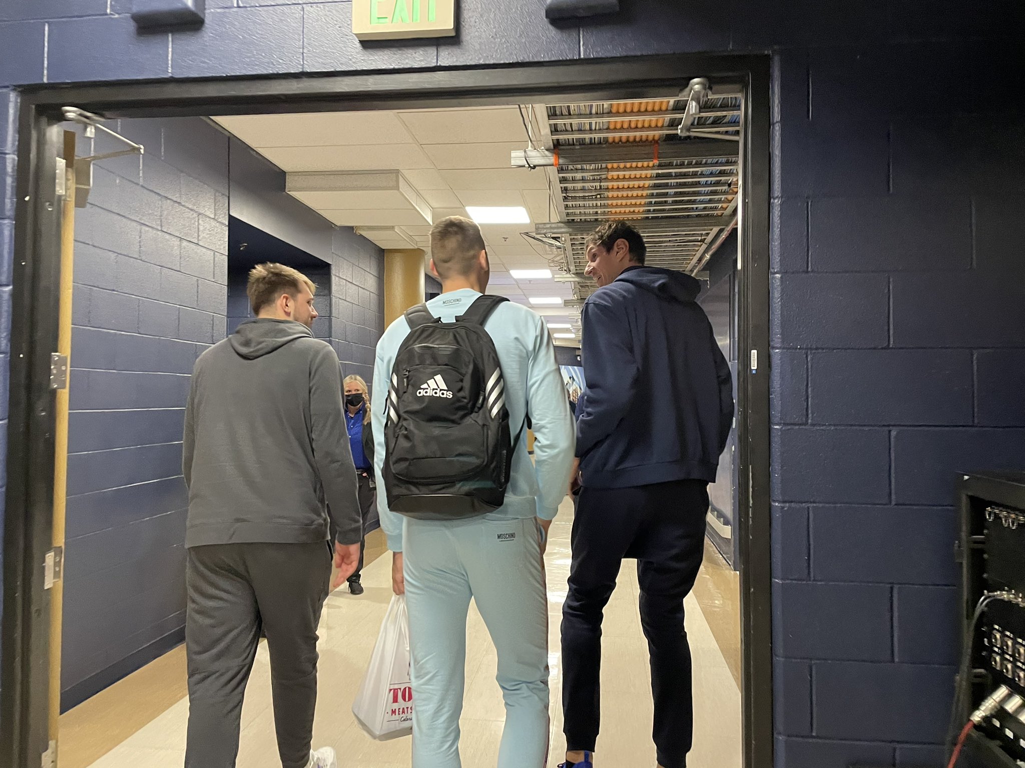 [Image: FC7C4vuVIAUp61b?format=jpg&name=large]