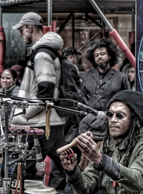 Planetphil168's tweet photo. Drummin' for d'people

#reggae #reggaeband #manchesterband #rufftrade #reggaemusic #streetphoto #streetphotography #sonya6300 https://t.co/nVoF853hMX