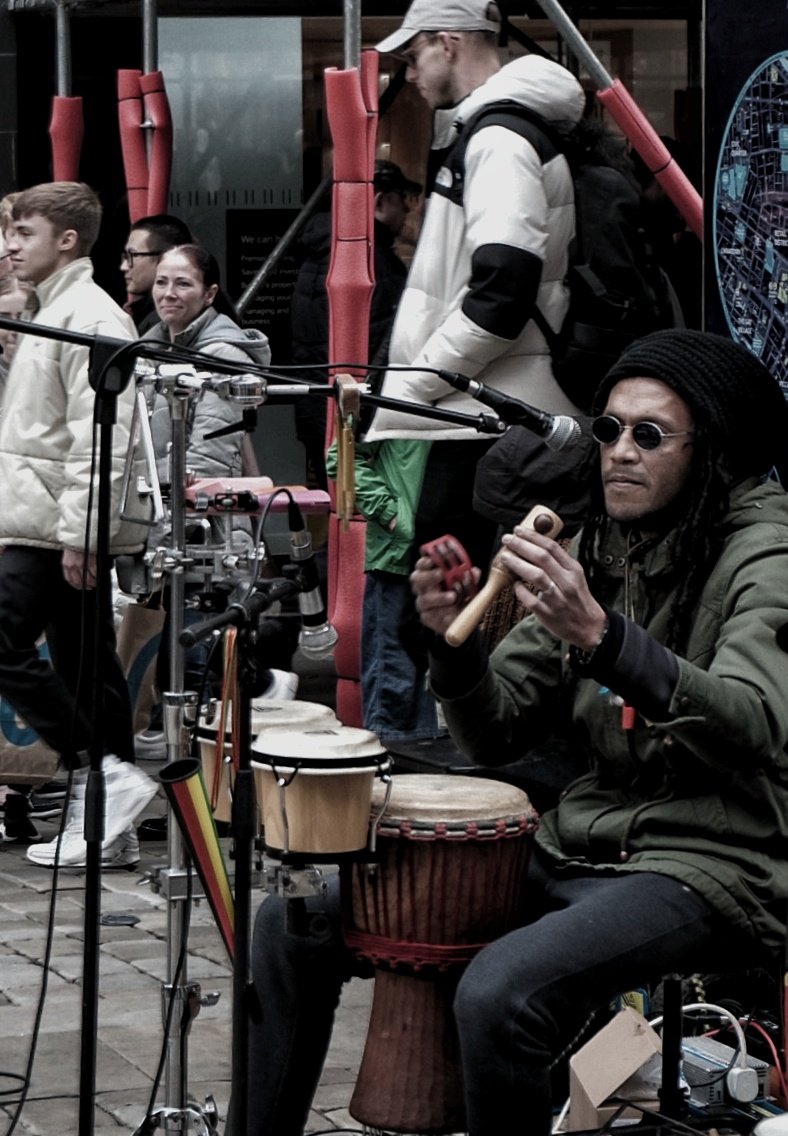 Planetphil168's tweet photo. Drummin' for d'people

#reggae #reggaeband #manchesterband #rufftrade #reggaemusic #streetphoto #streetphotography #sonya6300 https://t.co/nVoF853hMX