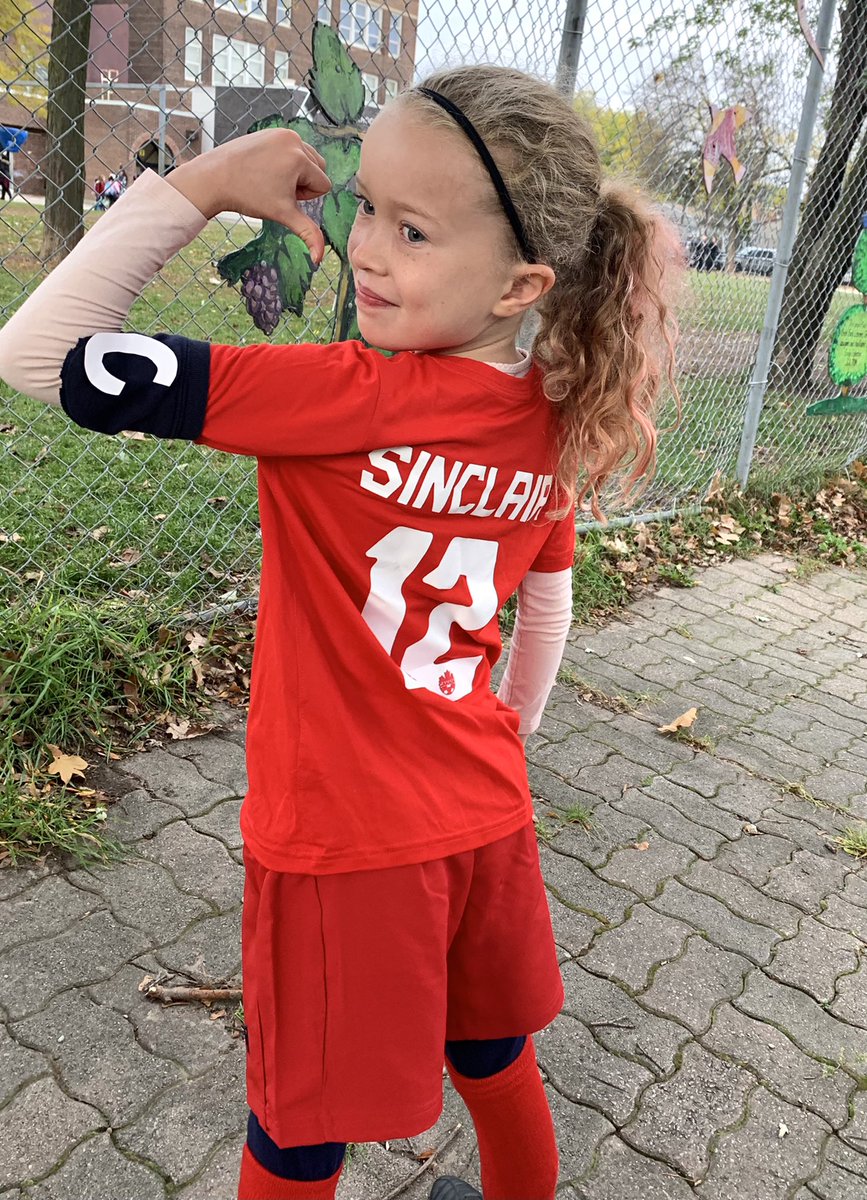 kimmont's tweet photo. My 8 year old daughter decided to dress up as @sincy12 for #halloween2021 Now THAT’s the effect of strong female role models! #teamcanada #womenssoccer #femaleathletes #womeninsport #canadasoccer #soccercanada #proudmom ❤️⚽️🇨🇦 https://t.co/mCQghjWHga