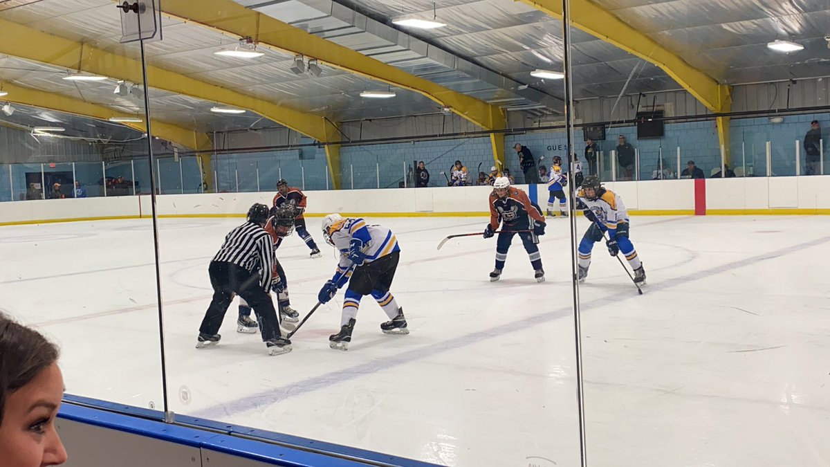 Warriors win! Greenville National team defeats the Ice Jackets 7-1
#greenvillehockey #greenvillestrong #hockey #BeARoadWarrior #BleedBlue #highschoolhockey