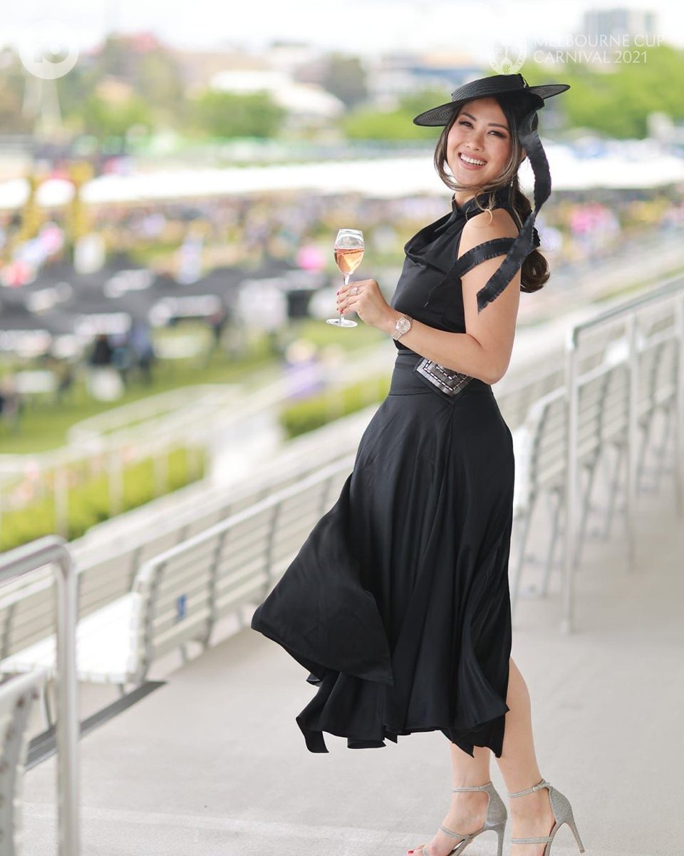 Channel10AU's tweet photo. Penfolds Victoria Derby Day Fashion is a vibe! 💃 #CupWeekon10 #MelbourneCup #DerbyDay https://t.co/LuZ7K4rT9F