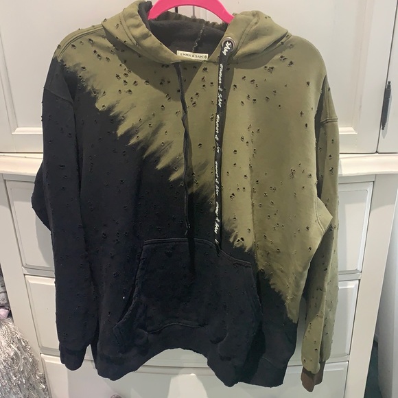 Montage_Decor's tweet photo. So good I had to share! Check out all the items I'm loving on @Poshmarkapp #poshmark #fashion #style #shopmycloset #emmasam: https://t.co/MKbP6MV60j https://t.co/amETjHcBfk