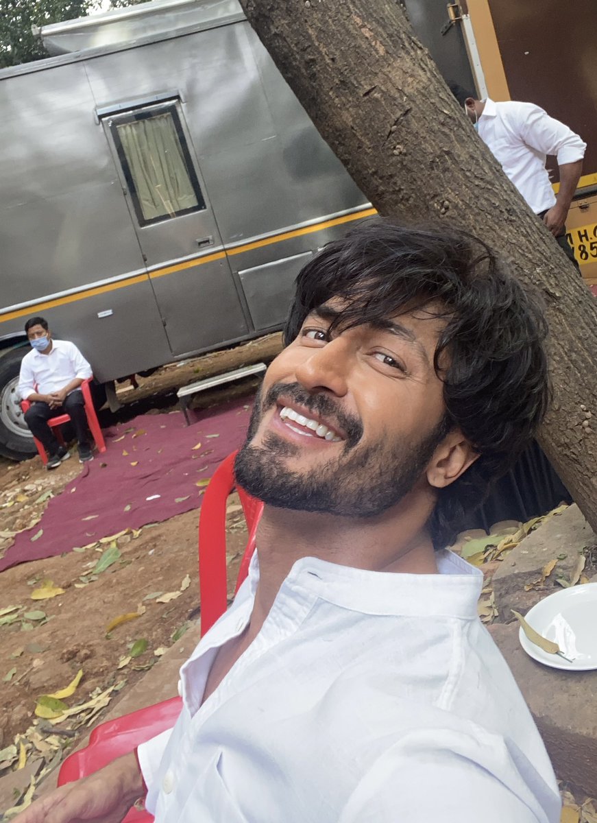 Khudahaafiz mode on ..
Back on set