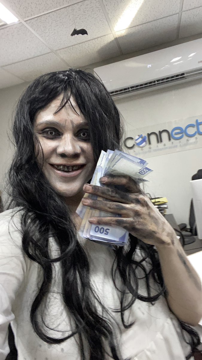 lolitaaTV's tweet photo. @anhymn Yo después de trabajar 40+ a la semana recibiendo mi pago https://t.co/4VooYrAVK3