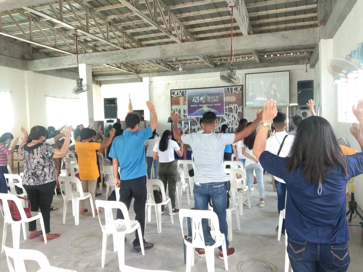 JILLegazpiAlbay's tweet photo. And Lord we want to lift your name on high and Lord we want to thank you for the works you've done in our lives😭😭😭😭🙏🙏🙏🙏 #JIL43 #GodsTriumphantHope https://t.co/cwMVPcgTaA