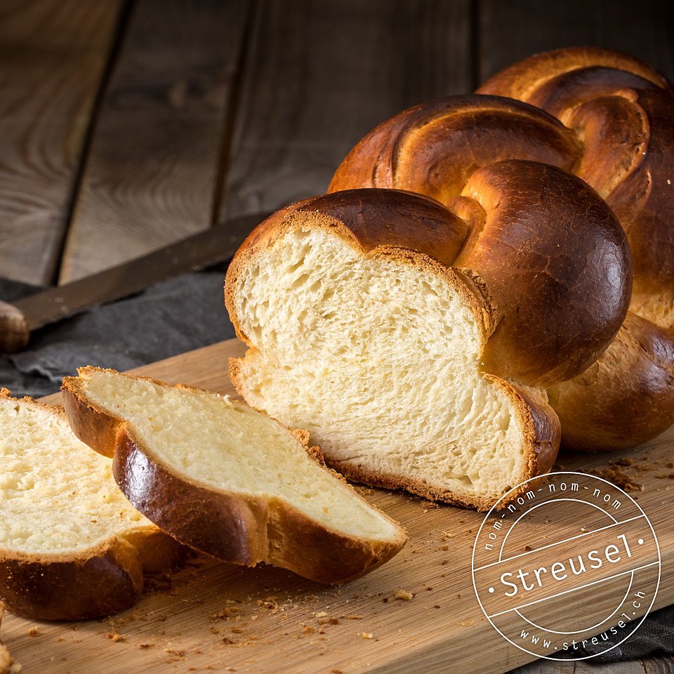 streuselCH's tweet photo. Was gehört für dich am Wochenende auf den Frühstückstisch?
Team 1: Blättrige Gipfeli (Croissants) (https://t.co/0D2lvestjj)
Team 2: zarter Zopf (https://t.co/rrZpsA2kEa)
•
#streuselch #goodvibes https://t.co/BM9WtfuY1n