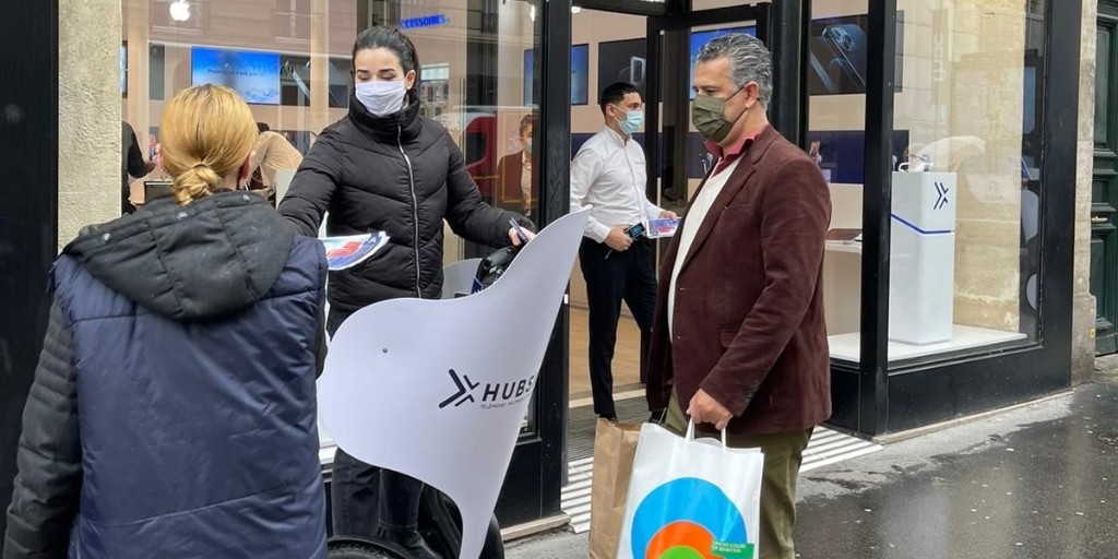 Hubside_BE's tweet photo. [Hôtesses https://t.co/khhk8brYUf] 🇧🇪

Venez découvrir notre concept innovant #Hubside.Store 😍

Des hôtesses tous les mercredis, vendredis, samedis pour vous offrir des #cadeaux 🎁

📍Louvain-la-neuve

#hubsidestore #newstore #hightech #multimedia #hotesses #gift #technology https://t.co/eHWiD51hRf