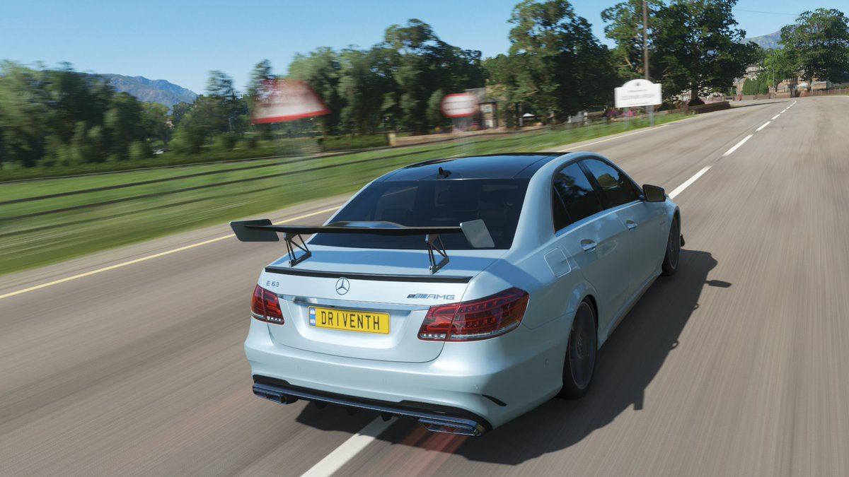 Forza horizon 4 - Mercedes E63 AMG
#ForzaHorizon5 #Mercedes #MercedesAMG #XboxSeriesX #XboxShare 
youtu.be/1lhND7cwQYs
