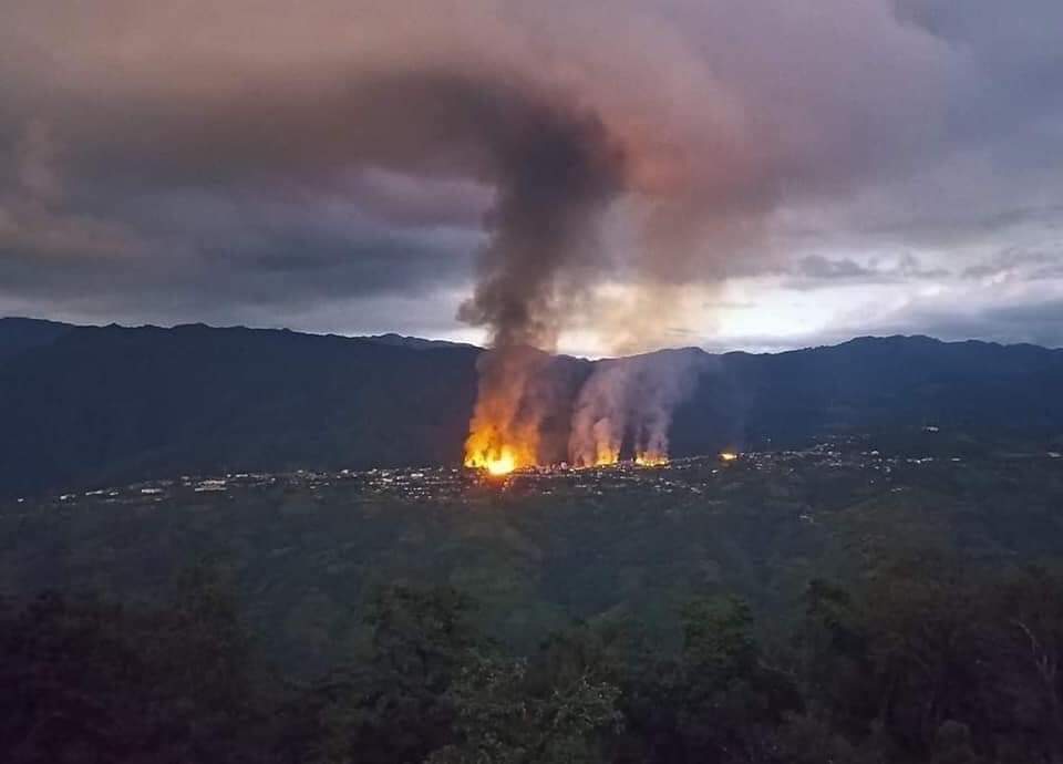 MayLay20357905's tweet photo. Military Dictator will not stop killing and destroying our lives😢 We are in dark world😢
#SaveChinState
#WhatsHappeningInMyanmar https://t.co/rzdqtufvee