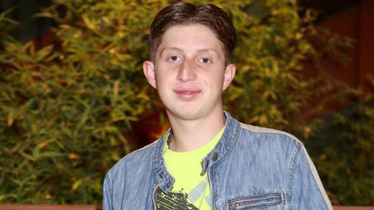 lacomadritaof_'s tweet photo. ¡DE ÚLTIMA HORA!

Tras recibir varios impactos de bala, muere a sus 22 años en Cuautitlán Izcalli el actor Octavio Ocaña de la serie "Vecinos", mejor conocido como Benito.  

Q.E.P.D https://t.co/Y5gobBenDM