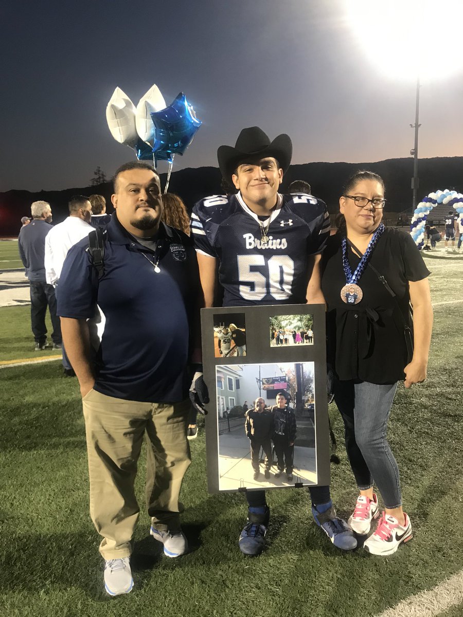 PaulVill52's tweet photo. Got to walk with my family for senior night.Which so happened to have ended with a win against https://t.co/vVua3mLyct is all thanks to my teammates and parents who support me.The pictures that are on the card are people who couldn’t make but were their in spirit.@Branhamfootball https://t.co/VkdN2FKlHN