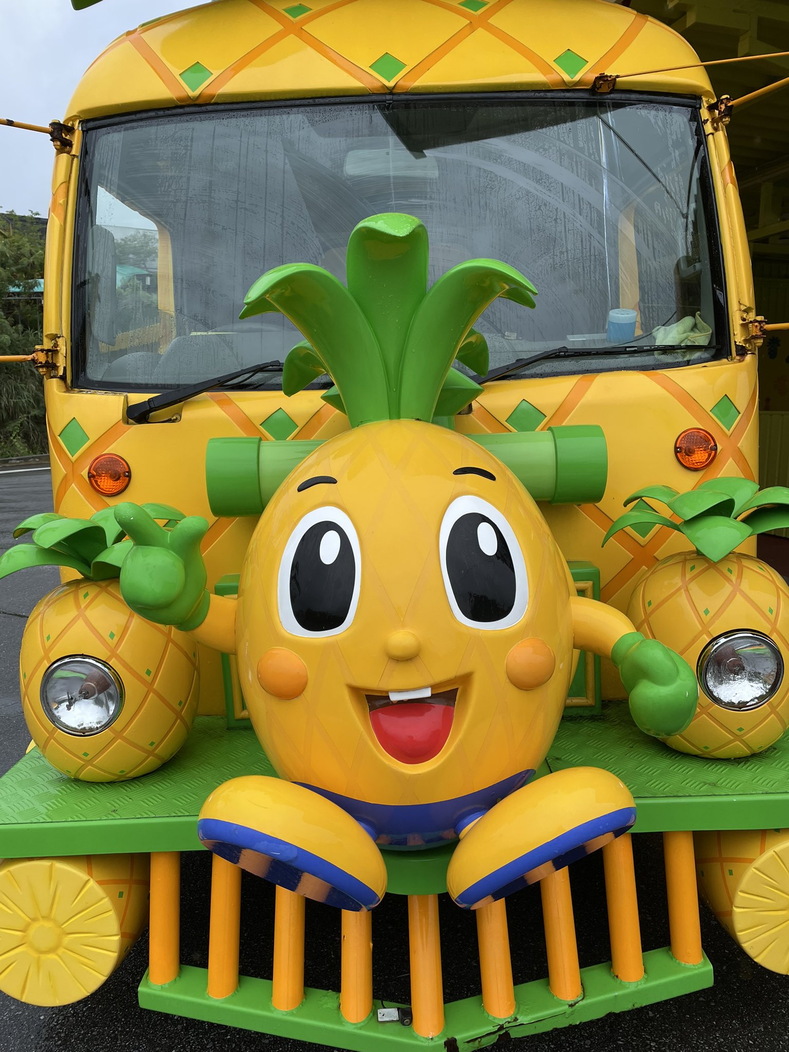 Okinawa Pineapple 沖縄遊び場 No Twitter 久しぶりに登場 現在は不定期運行の パイナップルトレイン キャラクターの名前 みんなわかるかな 彼はパイナップルの妖精のパピマル ぜひ覚えてあげてね 沖縄 沖縄おでかけ おでかけ アクティビティ Okinawa Pineapple 沖縄遊び場 No Twitter 久しぶりに登場 現在は不定期運行の パイナップルトレイン キャラクターの名前 みんなわかるかな 彼はパイナップルの妖精のパピマル ぜひ覚えてあげてね 沖縄 沖縄おでかけ おでかけ アクティビティ