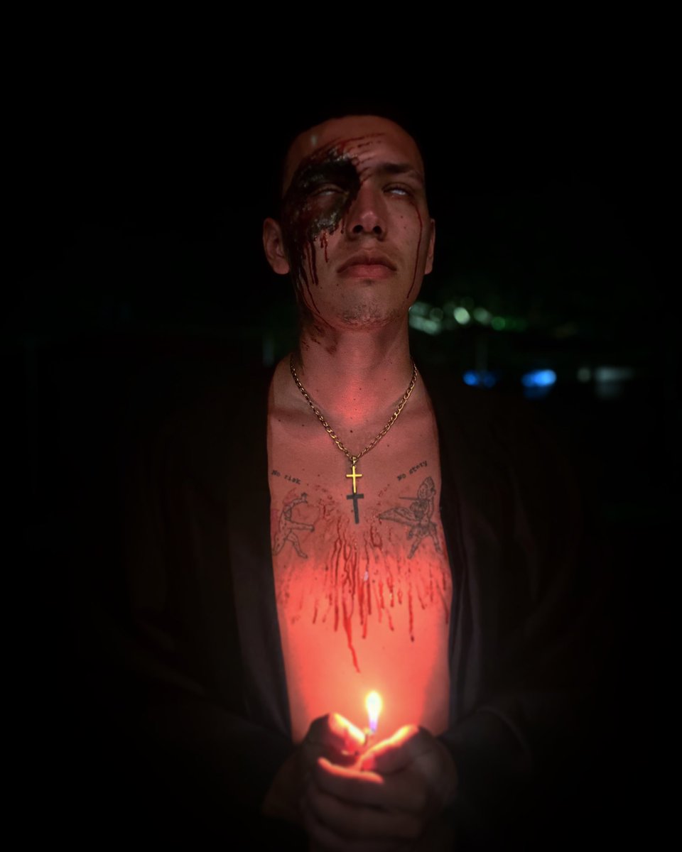 Te ganarás el pan con el sudor de tu frente, hasta que vuelvas a la misma tierra de la cual fuiste formado, pues tierra eres y en tierra te convertirás.🛐