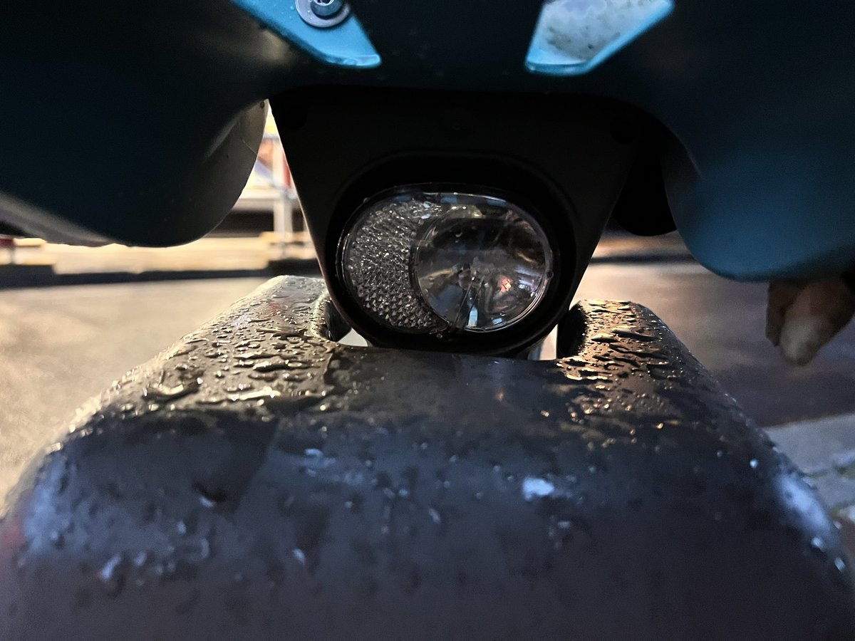 legrecalpha13's tweet photo. Merci @Velib et @Paris pour les nouveaux vélos électriques et l’amélioration de service de ces derniers mois. Même s’il reste du chemin #velib #iledefrancemobilites https://t.co/NfA2fTWDoH