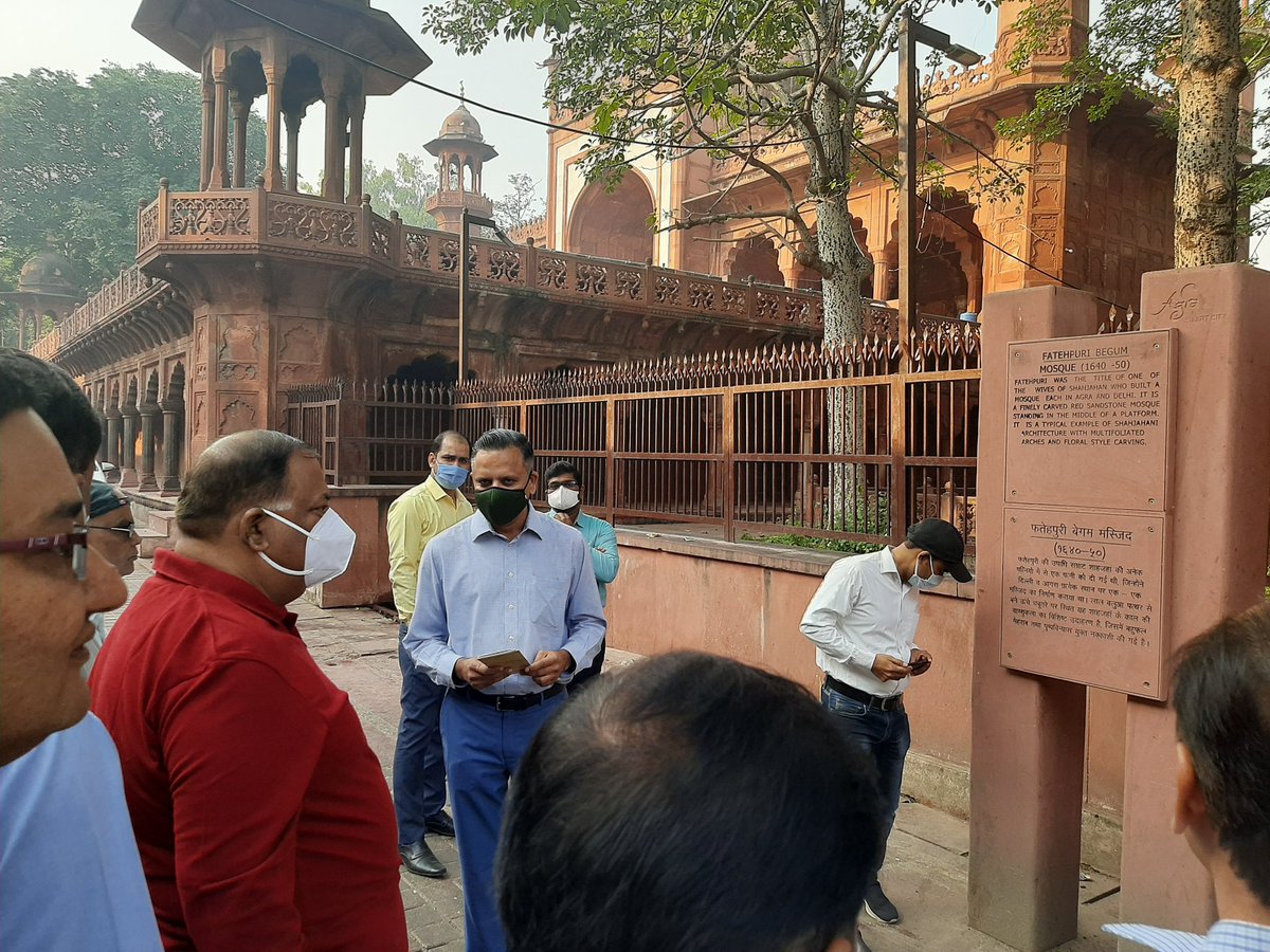 smartcityagra's tweet photo. Various tour operators and guides were taken through the heritage walk themed "Untold stories around Taj" developed by @smartcityagra and various suggestions were taken and all agreed to promote the same https://t.co/n9t2imTqRJ