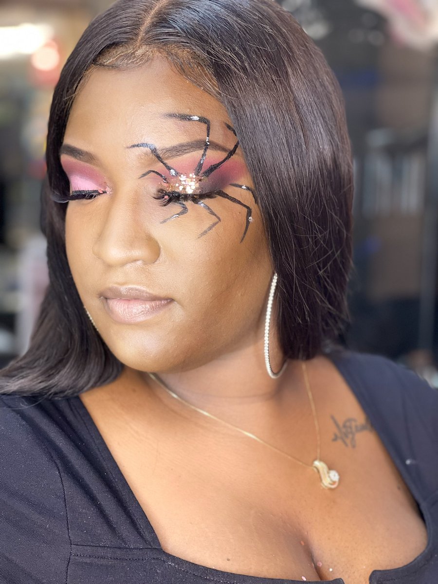 jaz_themua's tweet photo. It’s spooky season 👻 I had so much fun doing this makeup spider look 🥰 
#blackownedbusiness

#beautyinfluencer

#blackownedbusiness
#blackowned
#DetroitMUA
#Detroitbusiness
#blackgirlmagic
#AnnArborMUA
#beautyinfluencer https://t.co/sWmNg50USP