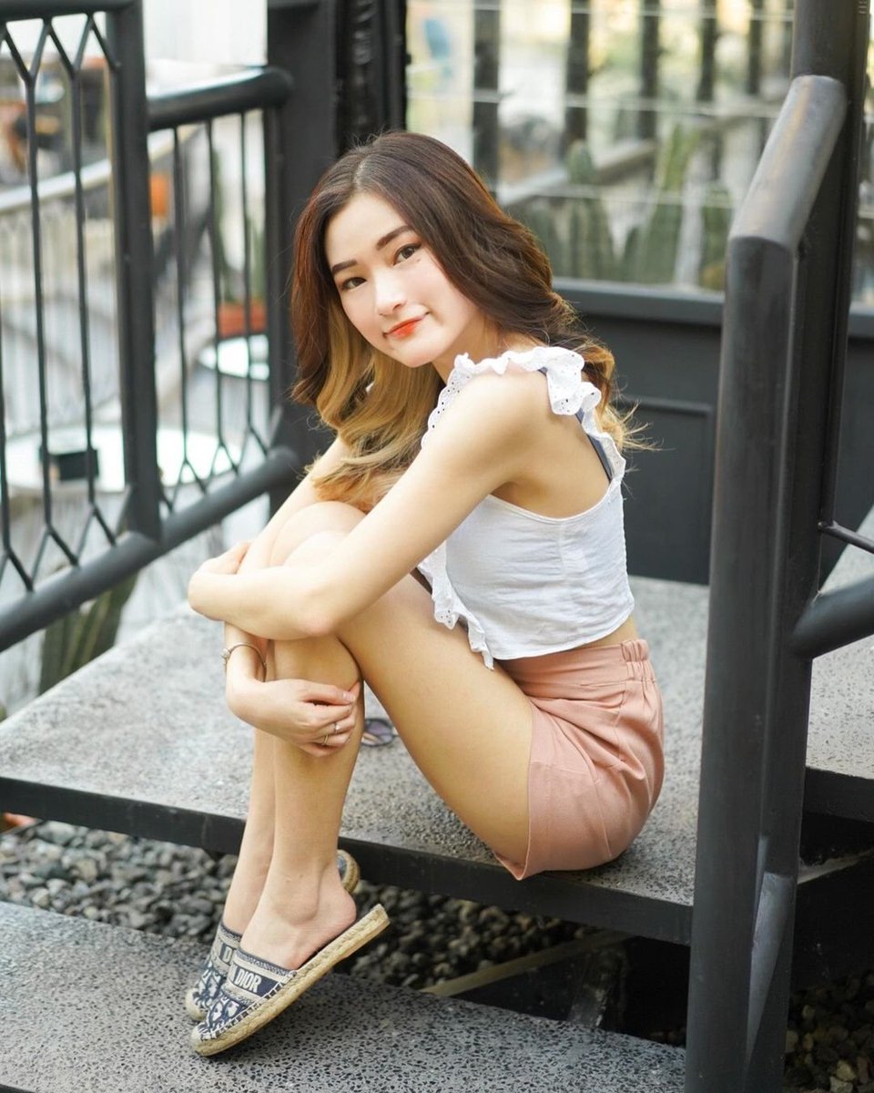 AndriFay7's tweet photo. Angelia Christy https://t.co/ZbPhwhSLwM
