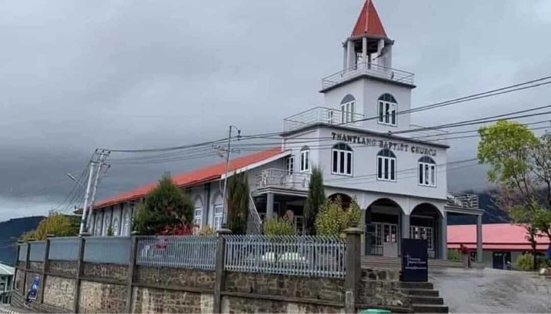 Potaytoee9's tweet photo. Catholic &amp; Baptist churches in Chin state have been targeted by SAC in recent months.Troops camped in churches destroyed church property
priests &amp; pastors arrested/shot/mutilated churches shelled.
#WhatsHappeninglnMyanmar
#Oct30Coup 
#HelpChinState https://t.co/JoSZFe61Xo https://t.co/QYXMoeX3k8