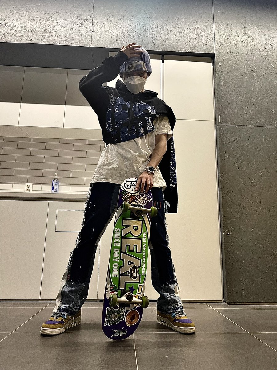 lthyuns's tweet image. หล่อยังครับ